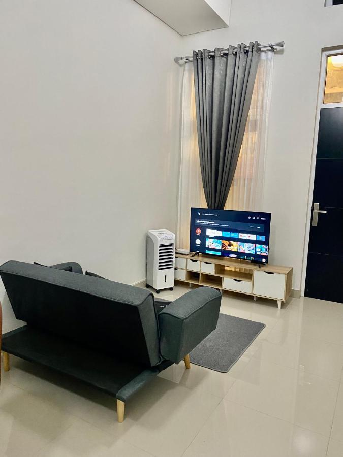 Villa Ku Villa Mu Semarang Dış mekan fotoğraf