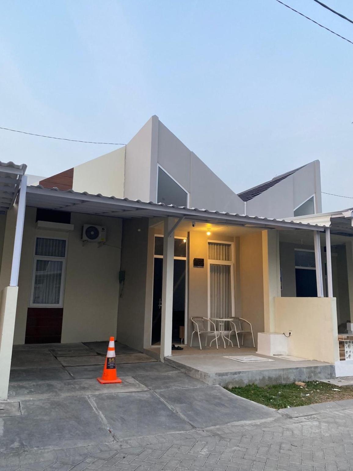 Villa Ku Villa Mu Semarang Dış mekan fotoğraf