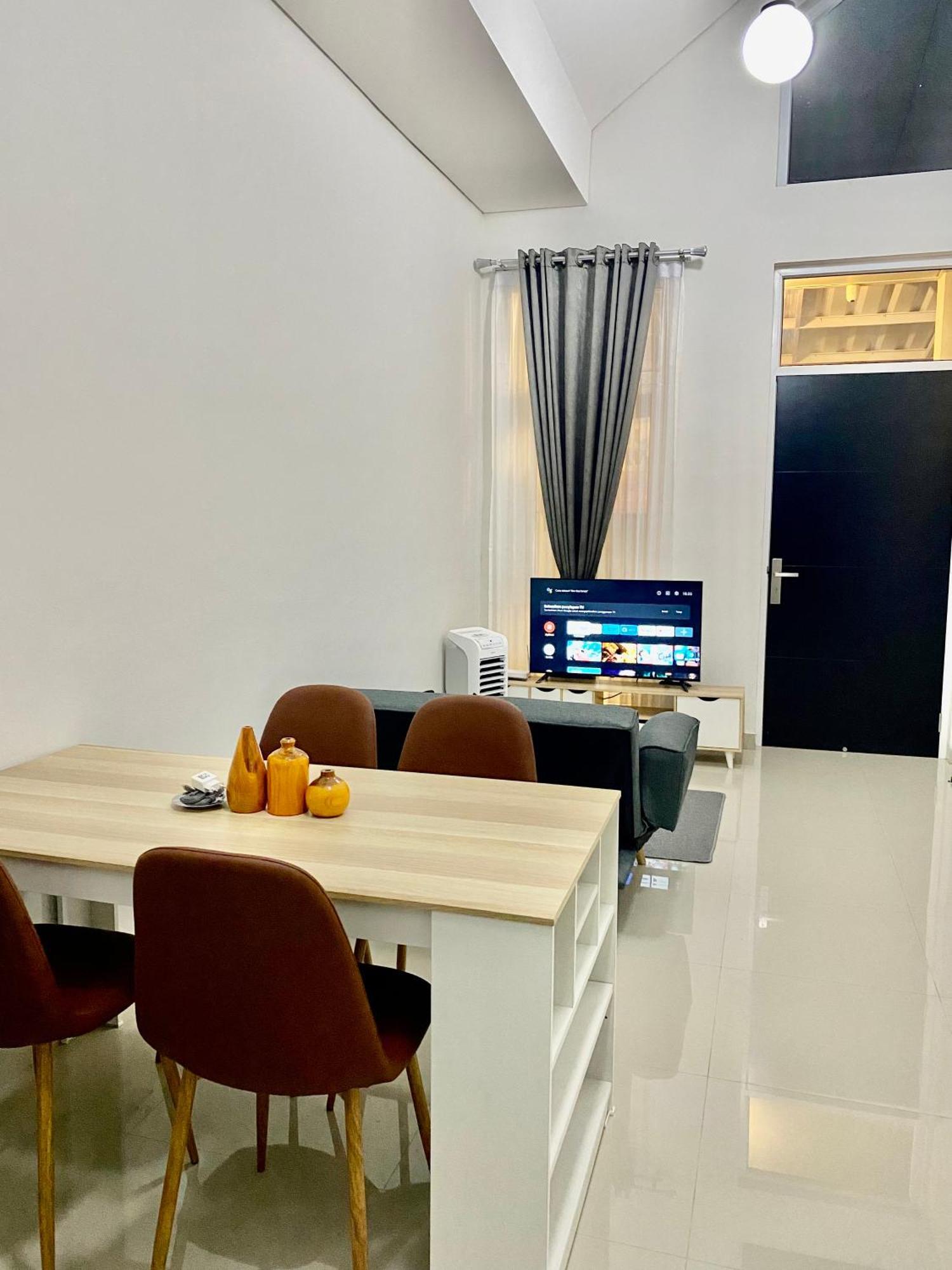 Villa Ku Villa Mu Semarang Dış mekan fotoğraf