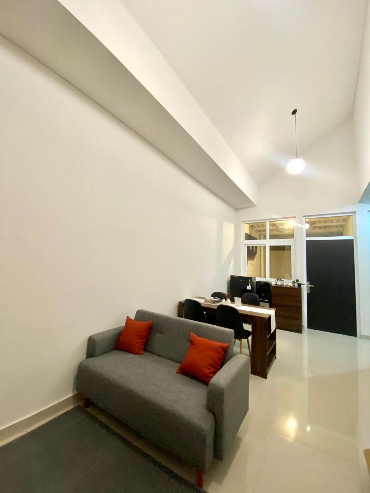 Villa Ku Villa Mu Semarang Dış mekan fotoğraf